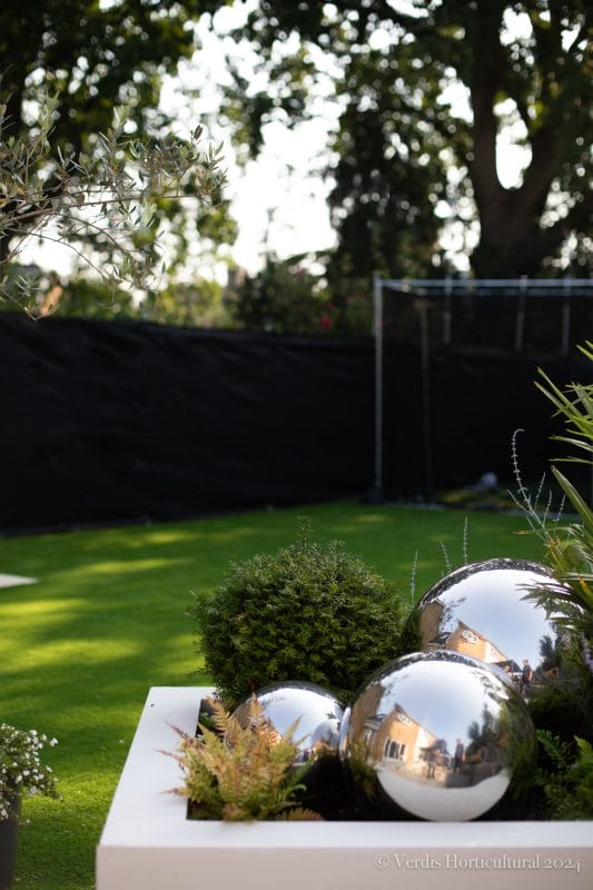 garden sports area golf football design sculpture flower bed raised bed patio astroturf